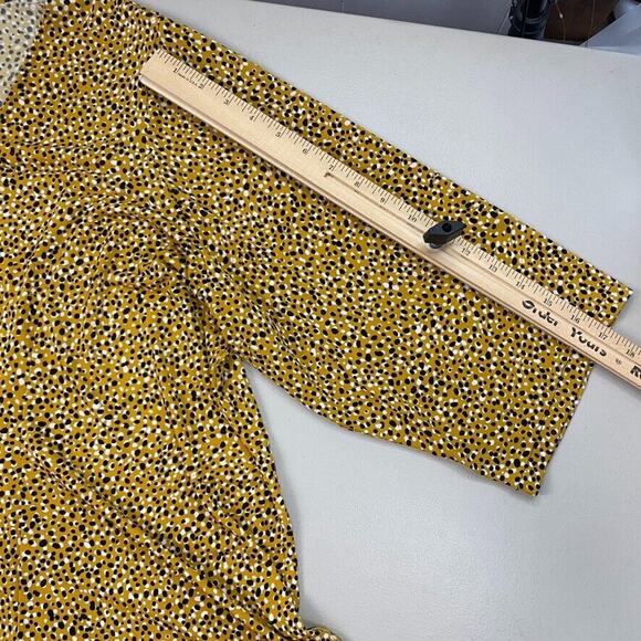 Susan Graver Liquid Knit Top Womens 4X Yellow Polka Dot Square Neck Elbow Sleeve - Picture 7 of 14